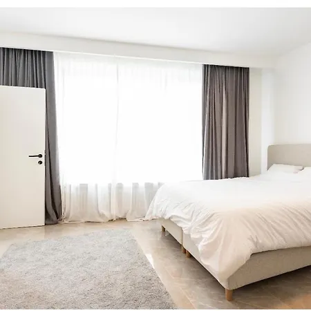 Diamonds Studio Apartment